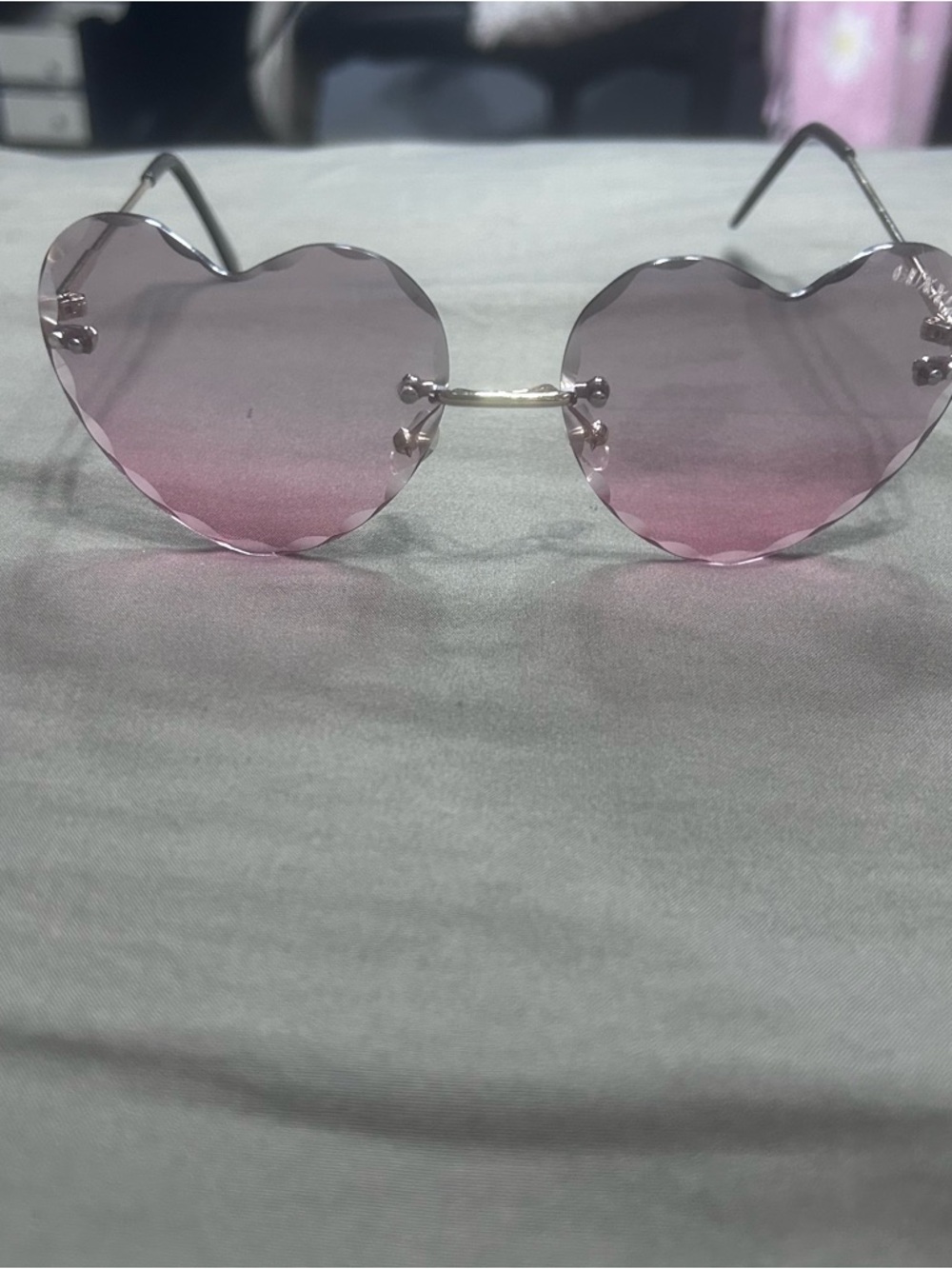 Pink Heart-Shaped Rimless Sunglasses